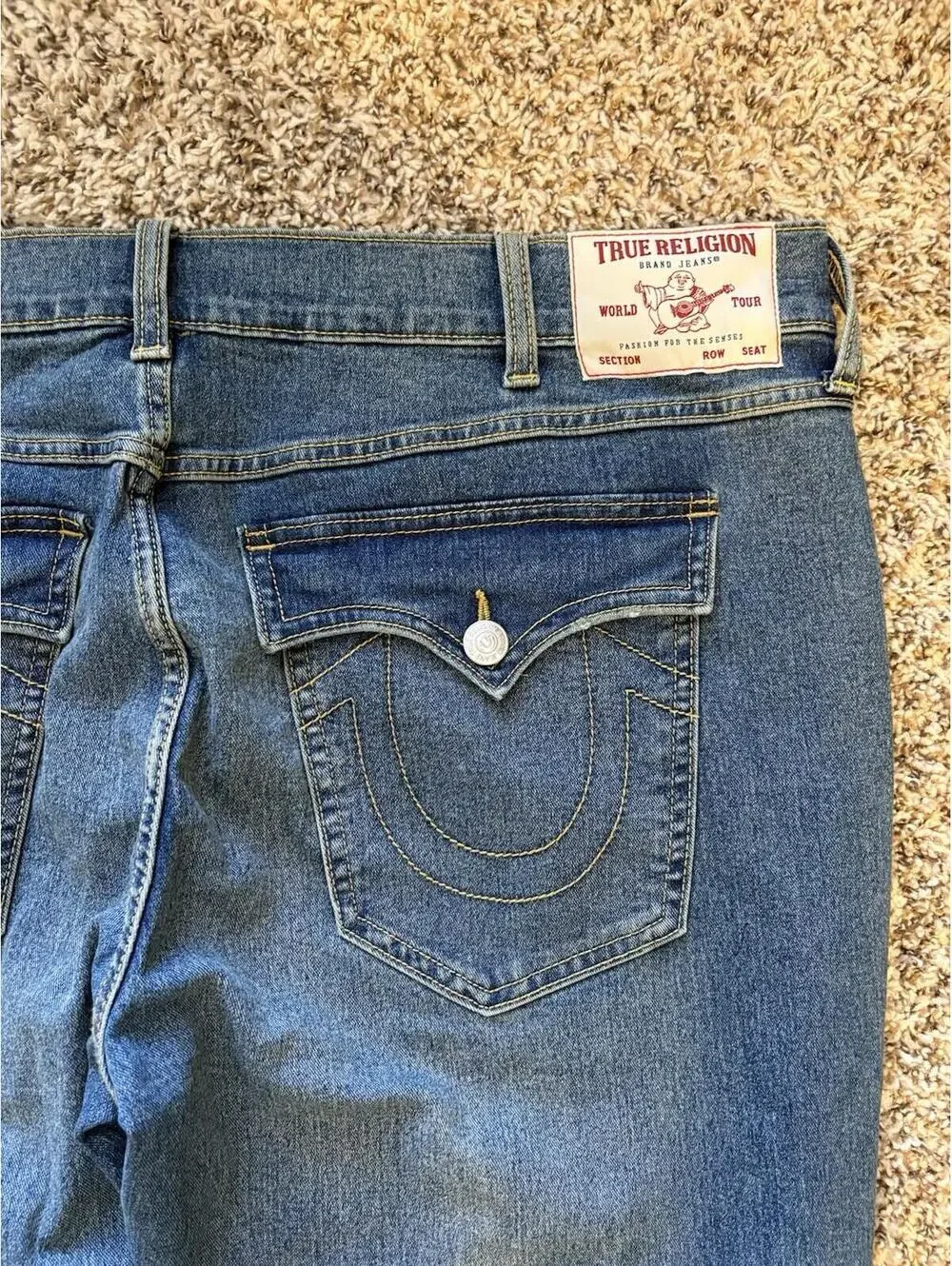 True Religion Men’s Geno Relaxed Slim SN Flap Medium Blue Jeans Size 44x32 NEW